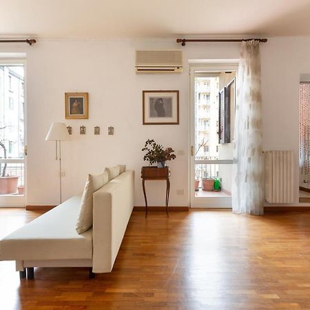 Cozy Apt With Balcony - Porta Romana District ميلان المظهر الخارجي الصورة